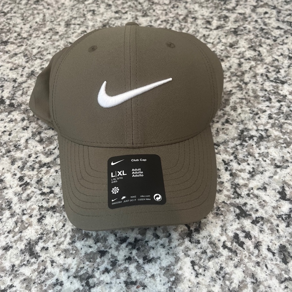 Men’s Nike hat, baseball hat
